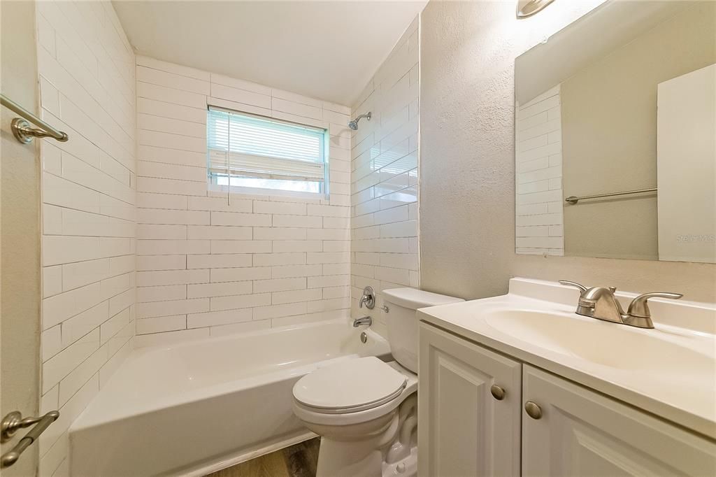 В аренду: $2,230 (3 спален, 1 ванн, 1116 Квадратных фут)