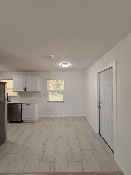 For Sale: $237,500 (3 beds, 2 baths, 1025 Square Feet)