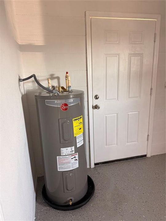 For Sale: $237,500 (3 beds, 2 baths, 1025 Square Feet)