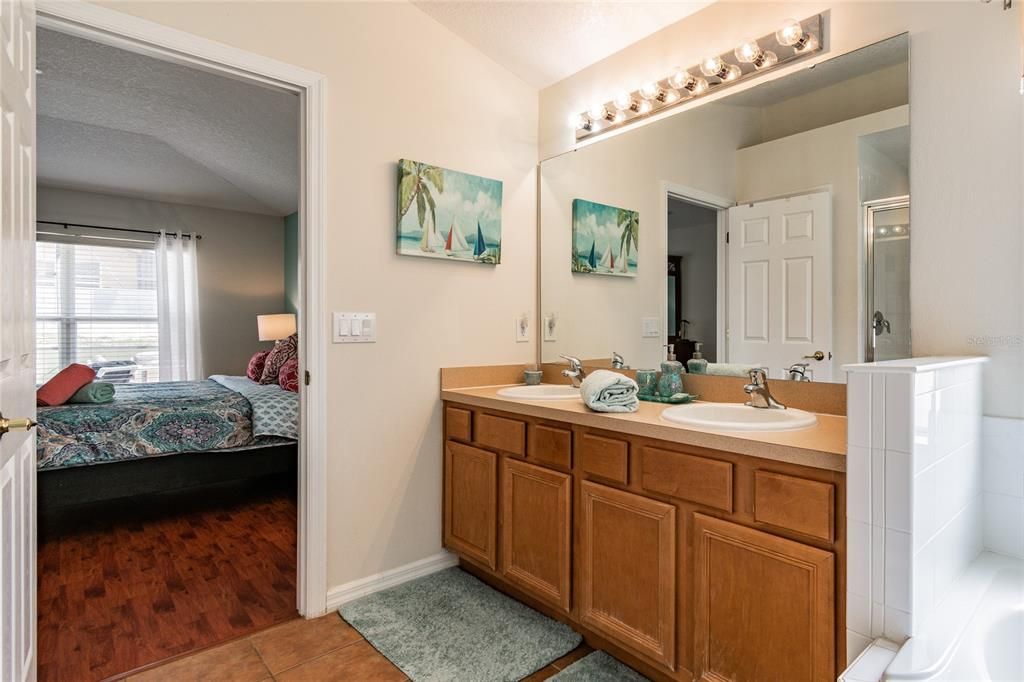 En Renta: $2,550 (4 camas, 2 baños, 1940 Pies cuadrados)