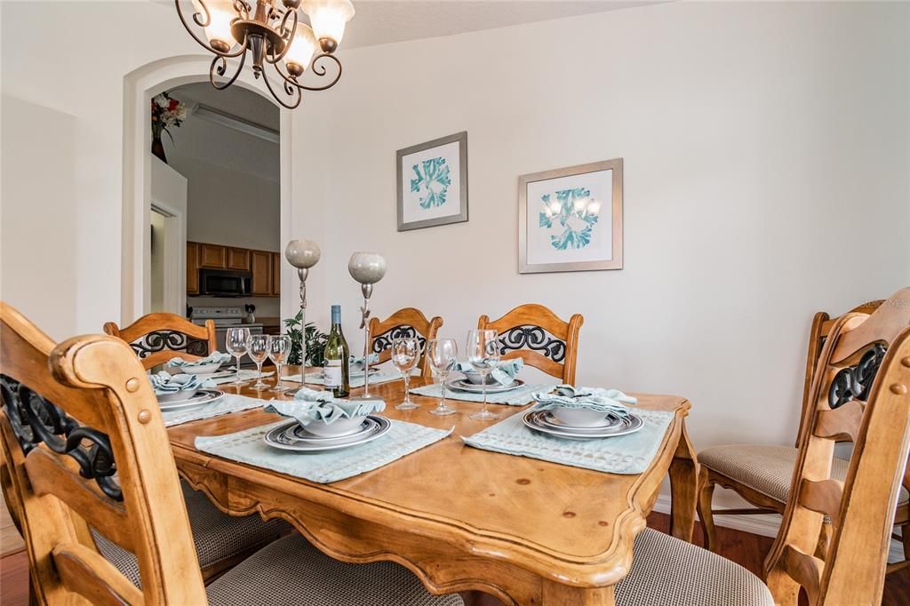 En Renta: $2,550 (4 camas, 2 baños, 1940 Pies cuadrados)