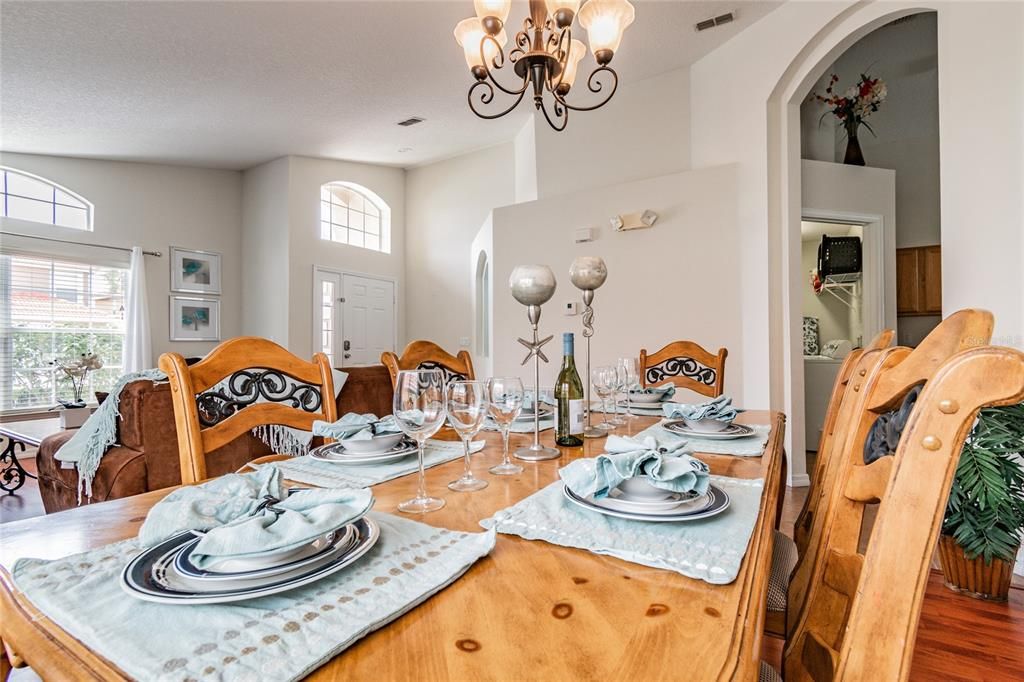 En Renta: $2,550 (4 camas, 2 baños, 1940 Pies cuadrados)