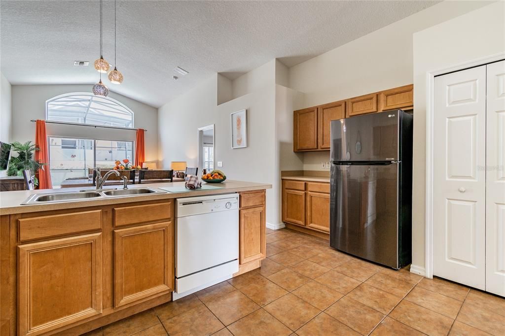 En Renta: $2,550 (4 camas, 2 baños, 1940 Pies cuadrados)