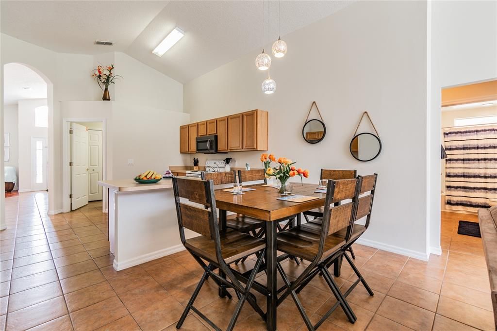 En Renta: $2,550 (4 camas, 2 baños, 1940 Pies cuadrados)