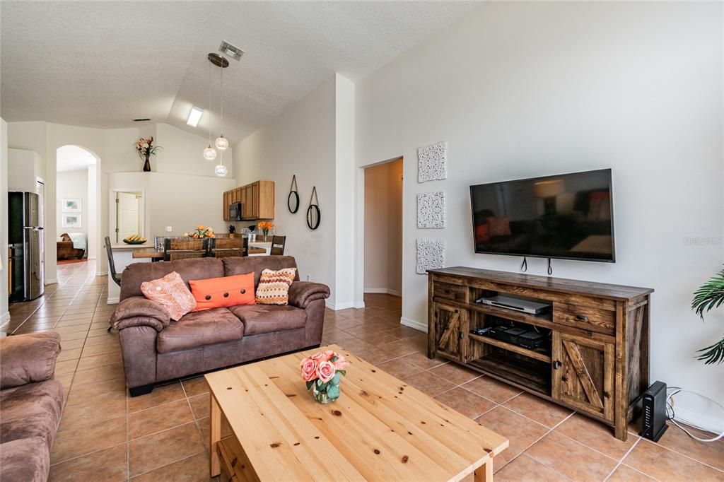 En Renta: $2,550 (4 camas, 2 baños, 1940 Pies cuadrados)