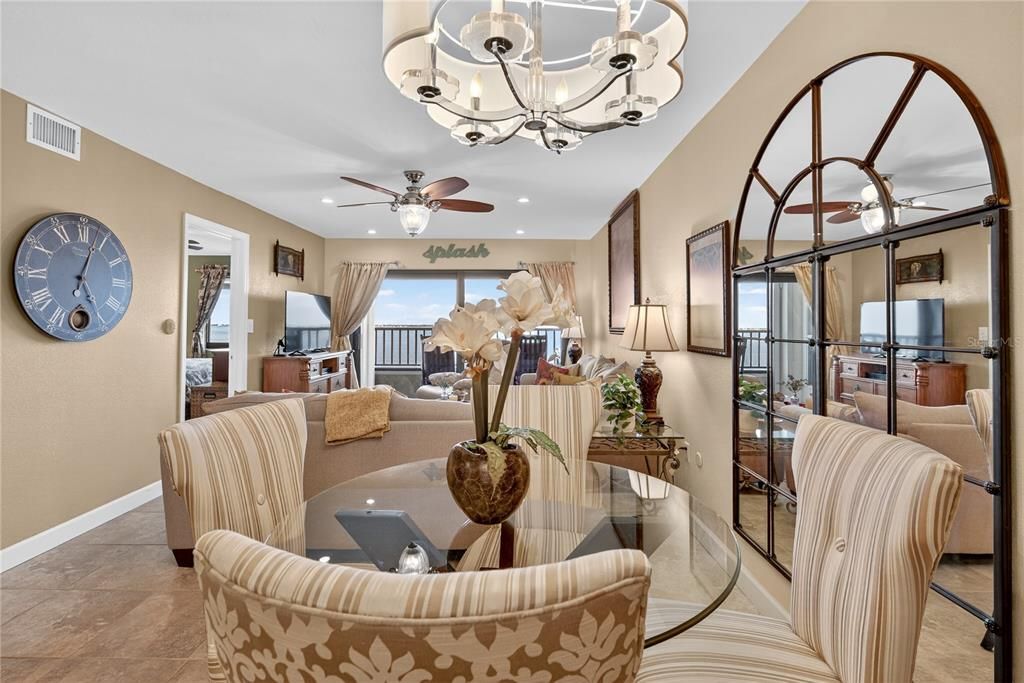 待售: $350,000 (2 贝兹, 2 浴室, 988 平方英尺)