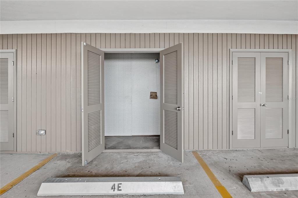 待售: $350,000 (2 贝兹, 2 浴室, 988 平方英尺)