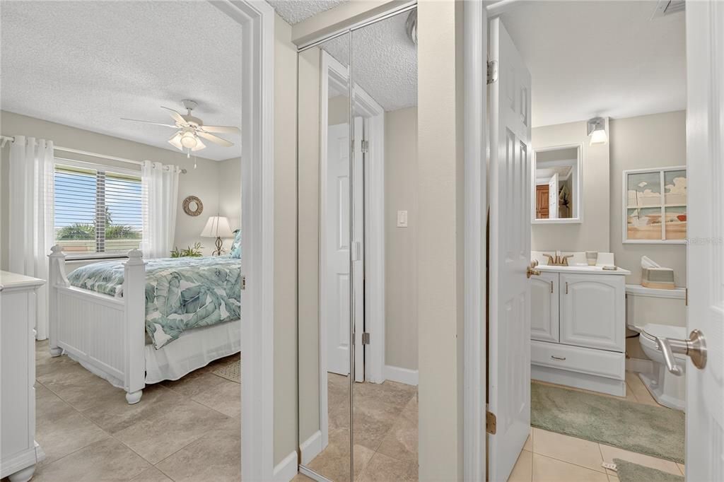 待售: $350,000 (2 贝兹, 2 浴室, 988 平方英尺)