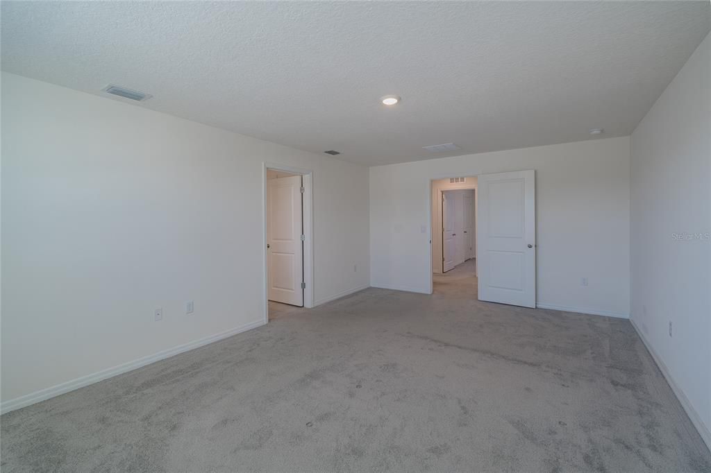 For Sale: $495,000 (5 beds, 3 baths, 2674 Square Feet)