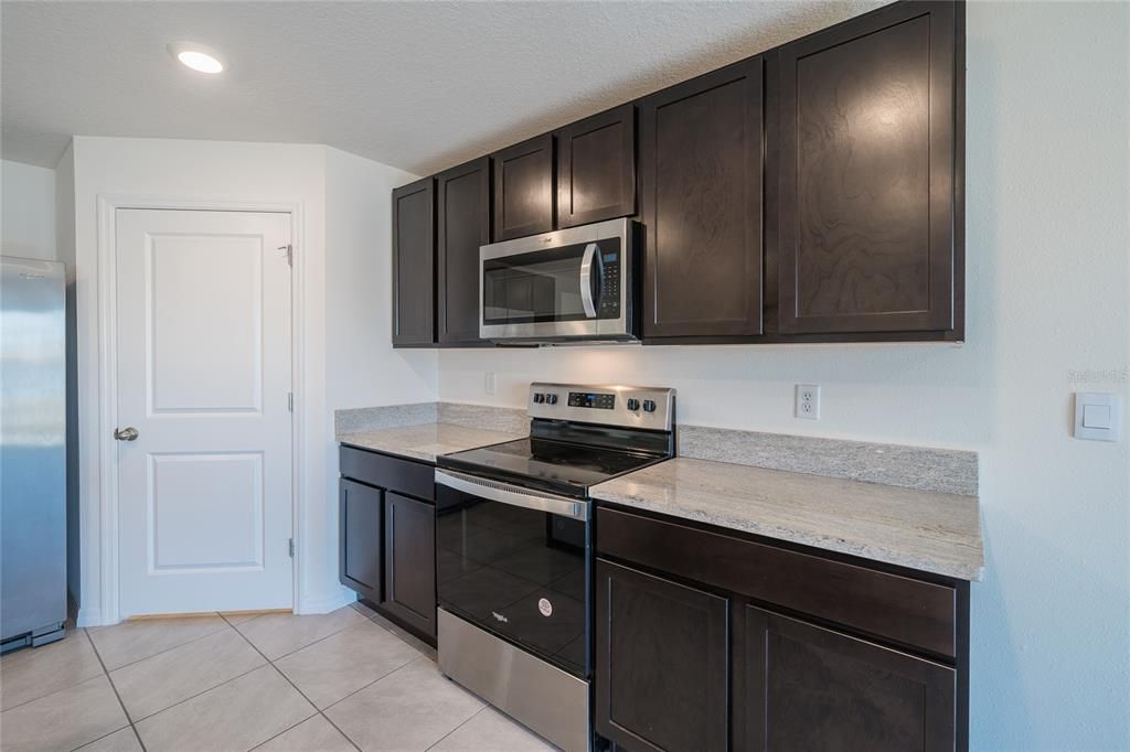 For Sale: $495,000 (5 beds, 3 baths, 2674 Square Feet)