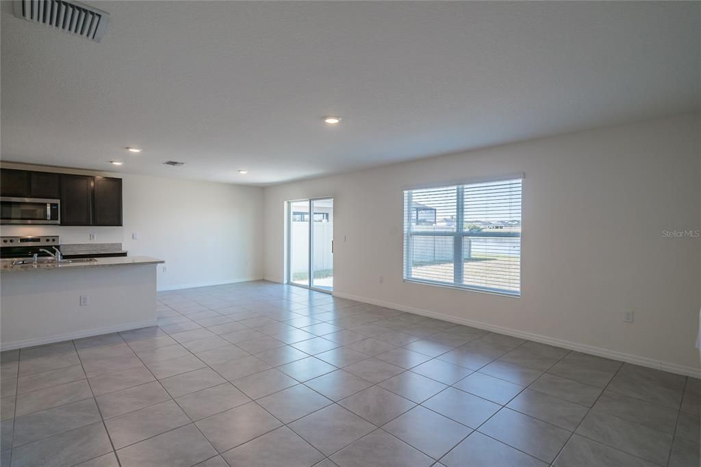 For Sale: $495,000 (5 beds, 3 baths, 2674 Square Feet)