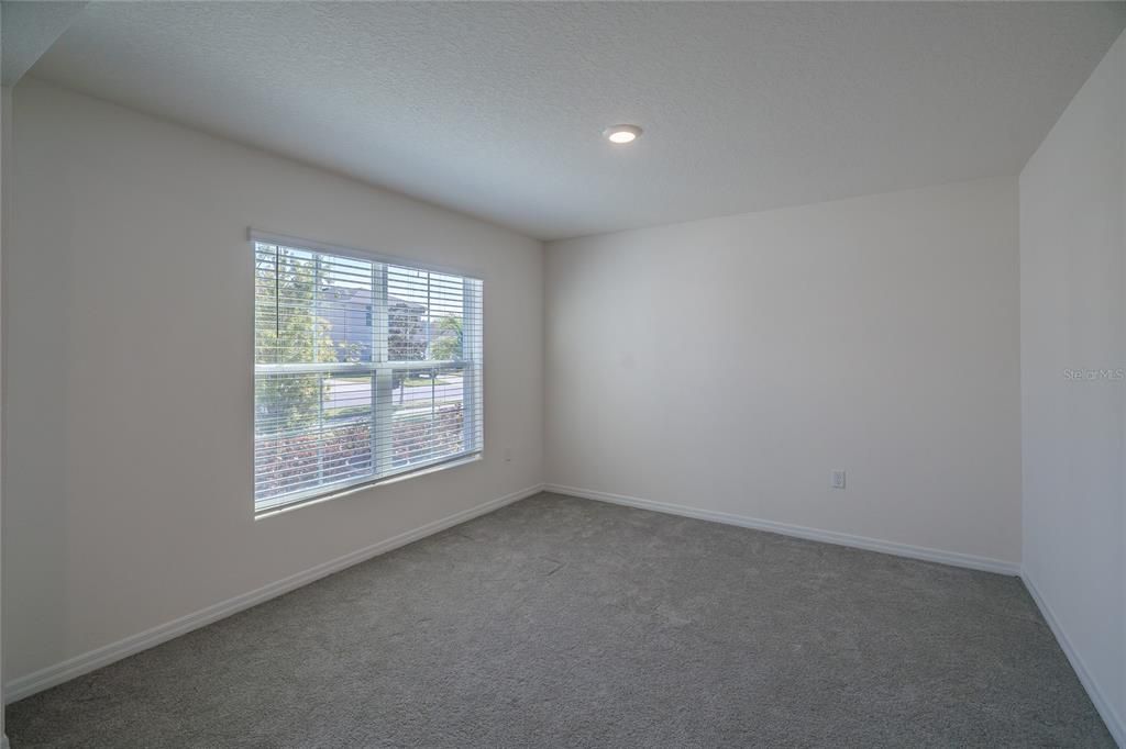 For Sale: $495,000 (5 beds, 3 baths, 2674 Square Feet)