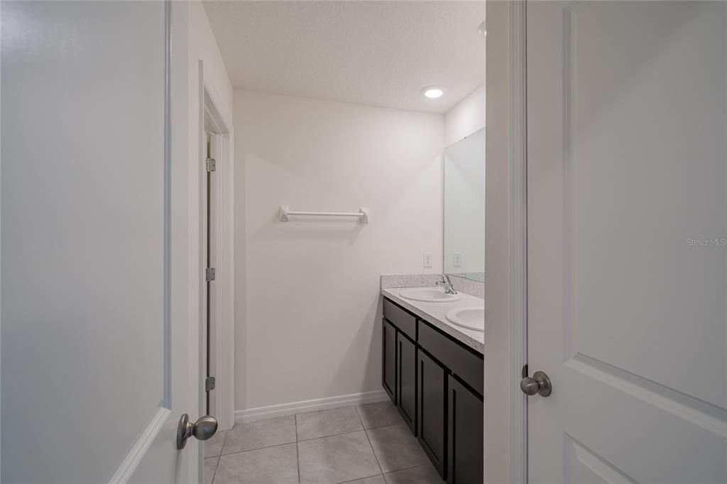 For Sale: $495,000 (5 beds, 3 baths, 2674 Square Feet)