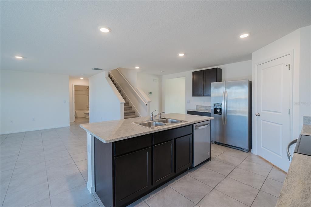 For Sale: $495,000 (5 beds, 3 baths, 2674 Square Feet)