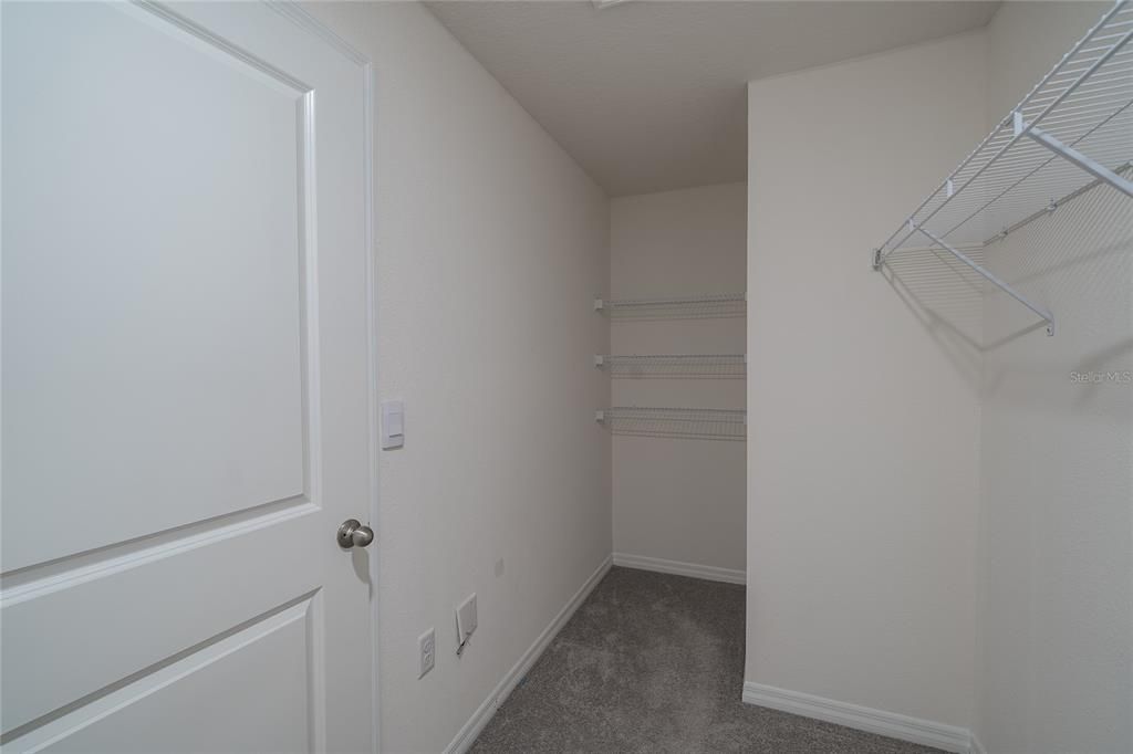 For Sale: $495,000 (5 beds, 3 baths, 2674 Square Feet)