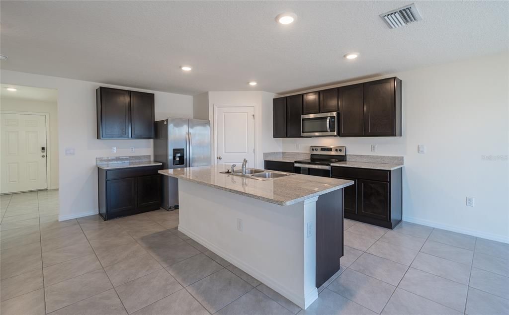 For Sale: $495,000 (5 beds, 3 baths, 2674 Square Feet)