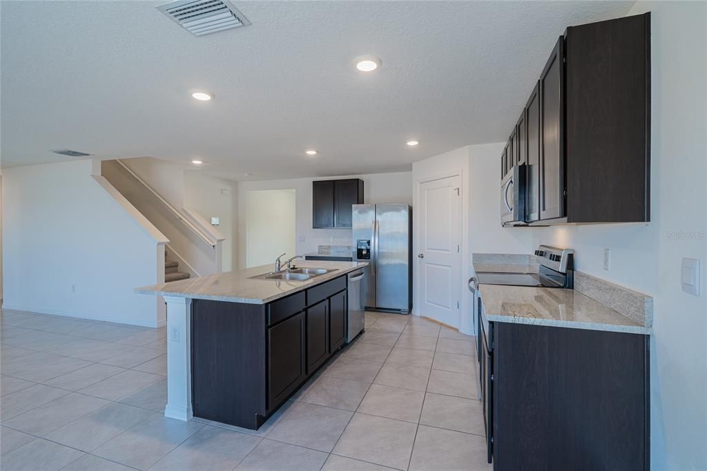 For Sale: $495,000 (5 beds, 3 baths, 2674 Square Feet)