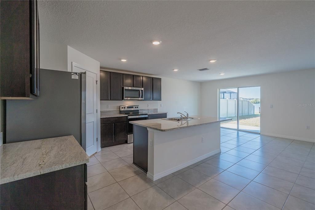 For Sale: $495,000 (5 beds, 3 baths, 2674 Square Feet)