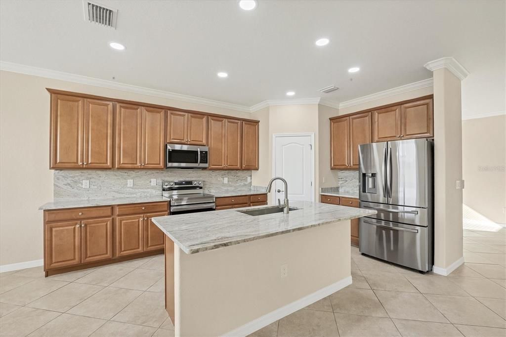 En Venta: $950,000 (6 camas, 4 baños, 3948 Pies cuadrados)