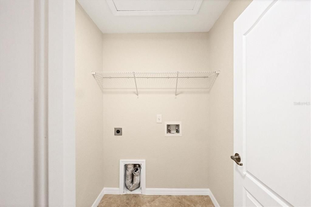 En Venta: $950,000 (6 camas, 4 baños, 3948 Pies cuadrados)