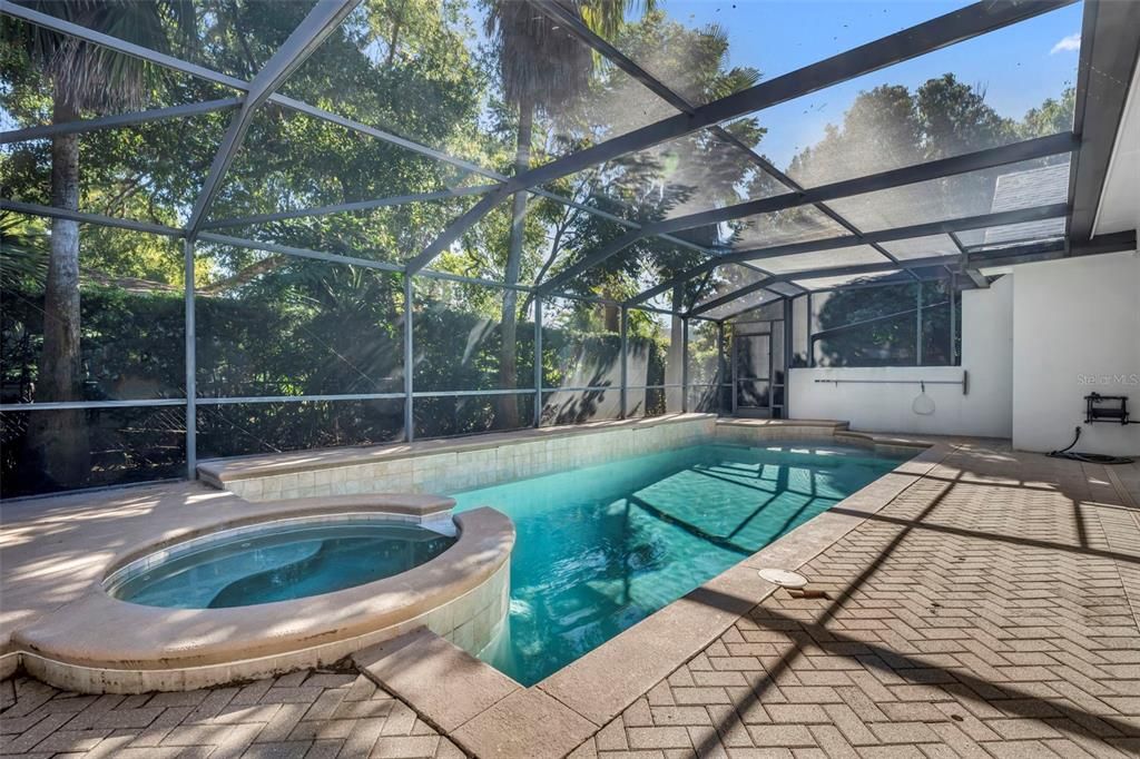 出租: $9,000 (4 贝兹, 3 浴室, 3478 平方英尺)