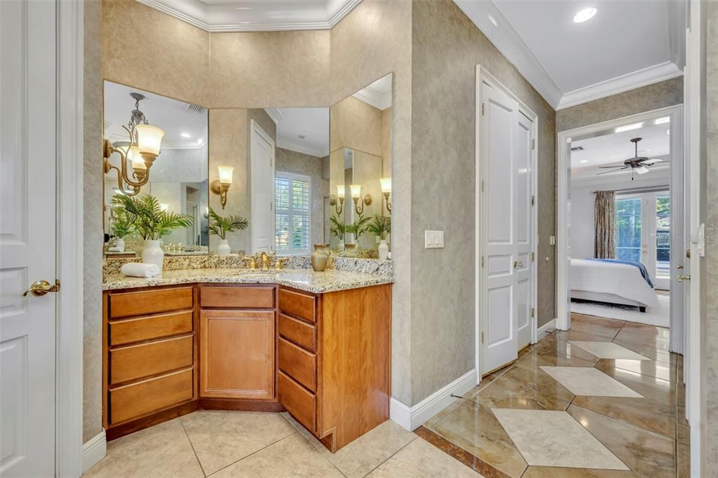 出租: $9,000 (4 贝兹, 3 浴室, 3478 平方英尺)