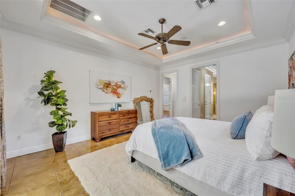 出租: $9,000 (4 贝兹, 3 浴室, 3478 平方英尺)