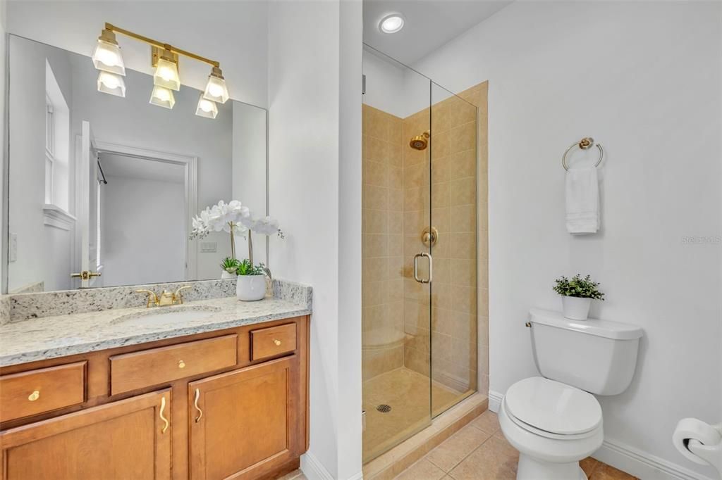 出租: $9,000 (4 贝兹, 3 浴室, 3478 平方英尺)