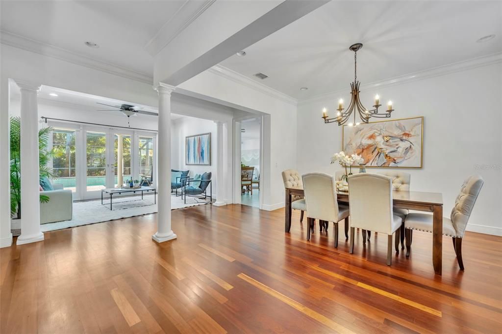 出租: $9,000 (4 贝兹, 3 浴室, 3478 平方英尺)