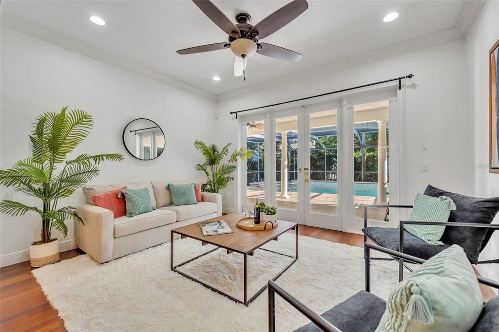 出租: $9,000 (4 贝兹, 3 浴室, 3478 平方英尺)