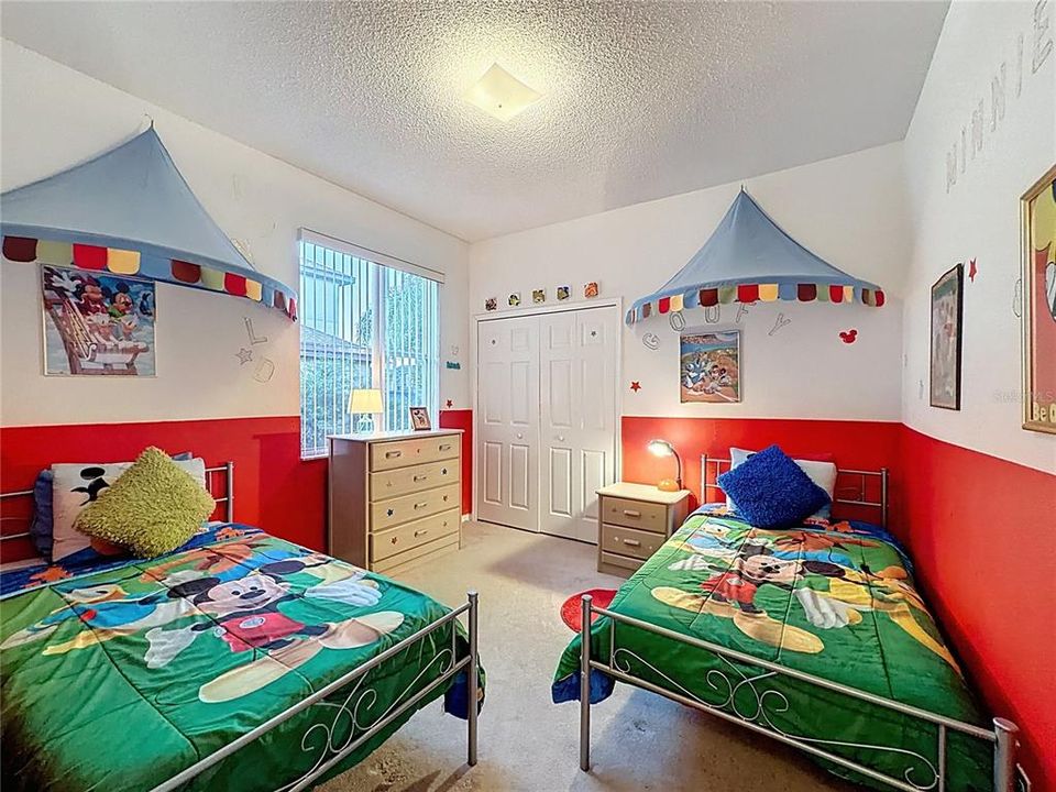 合同活跃: $465,000 (4 贝兹, 3 浴室, 1987 平方英尺)