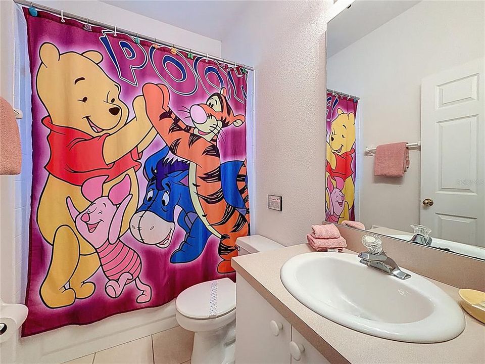 合同活跃: $465,000 (4 贝兹, 3 浴室, 1987 平方英尺)