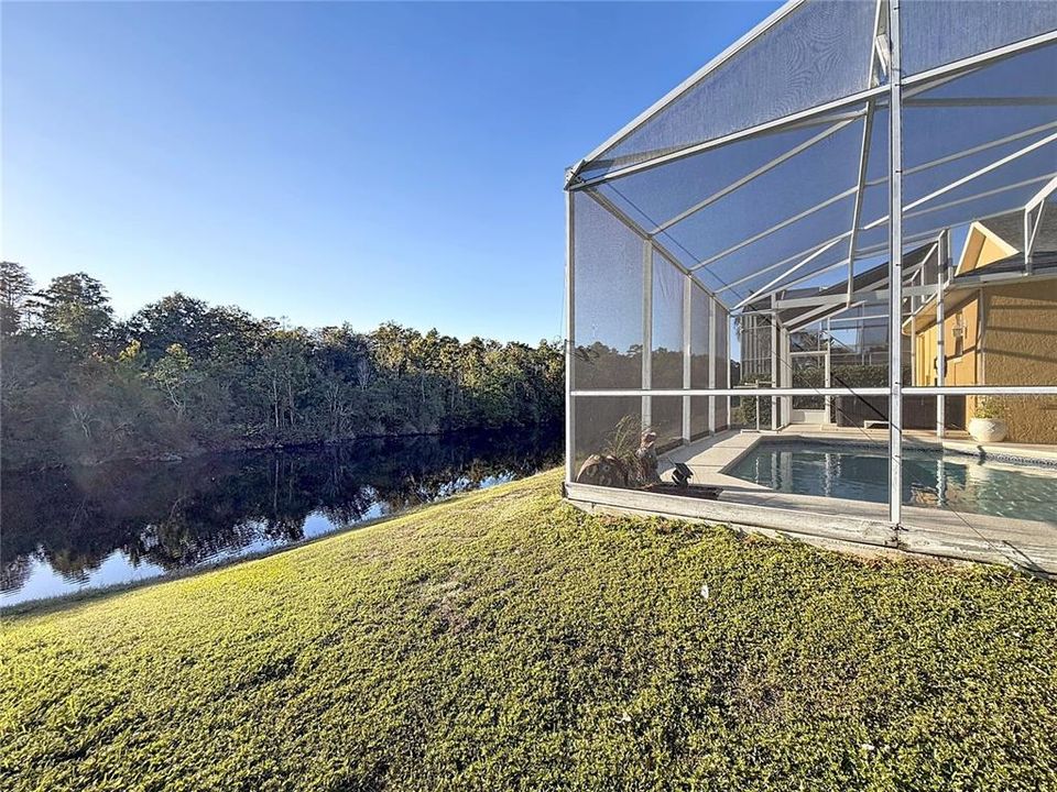 合同活跃: $465,000 (4 贝兹, 3 浴室, 1987 平方英尺)