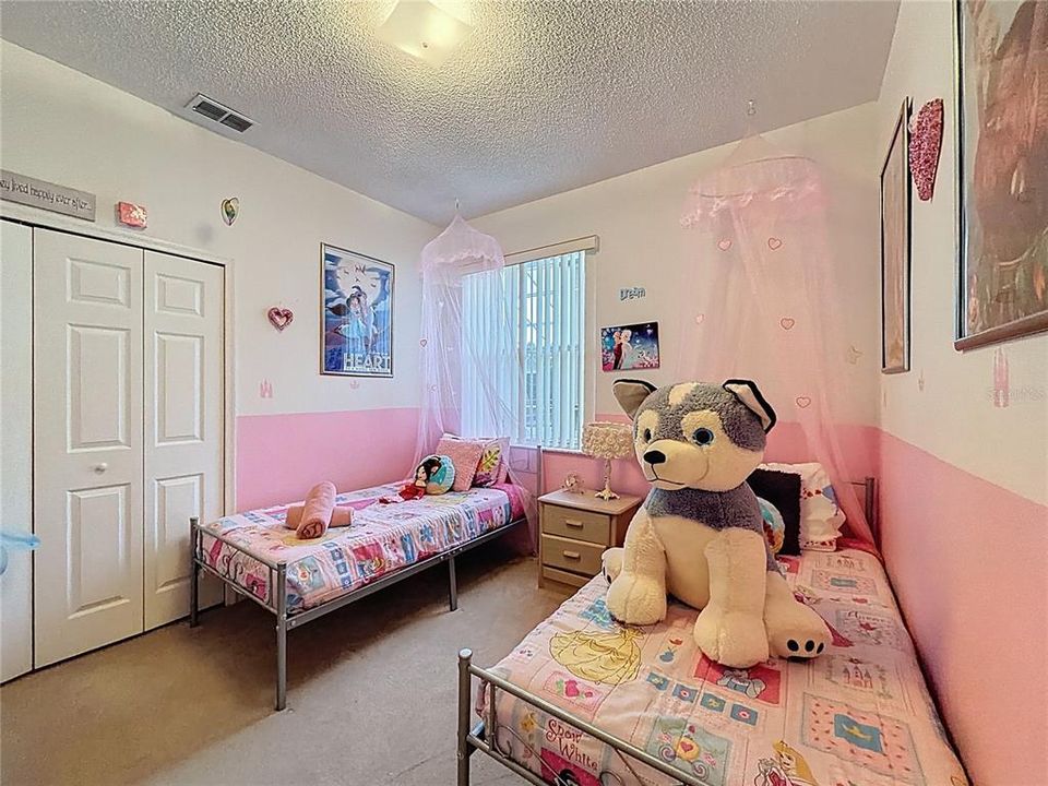 合同活跃: $465,000 (4 贝兹, 3 浴室, 1987 平方英尺)