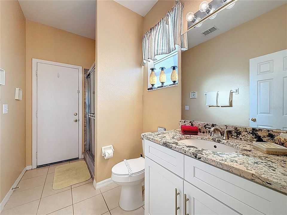 合同活跃: $465,000 (4 贝兹, 3 浴室, 1987 平方英尺)