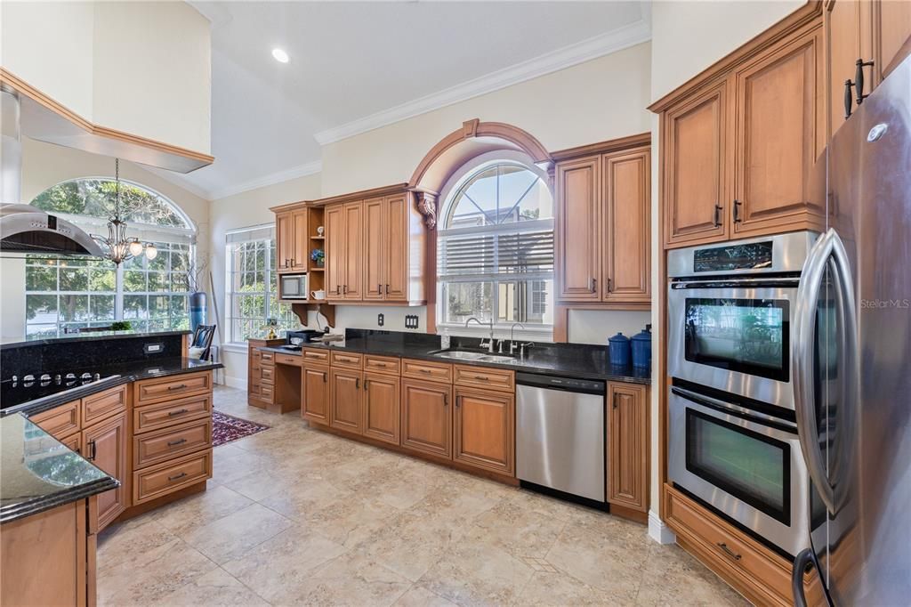 For Sale: $979,000 (3 beds, 3 baths, 2963 Square Feet)