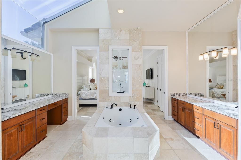 For Sale: $979,000 (3 beds, 3 baths, 2963 Square Feet)