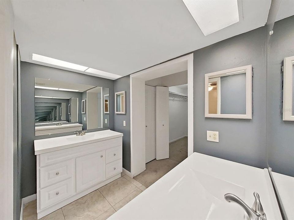 For Sale: $245,000 (2 beds, 2 baths, 1450 Square Feet)