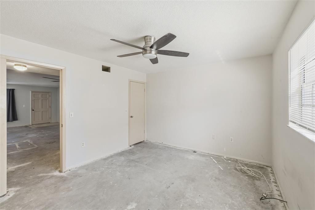 На продажу: $115,000 (1 спален, 1 ванн, 720 Квадратных фут)