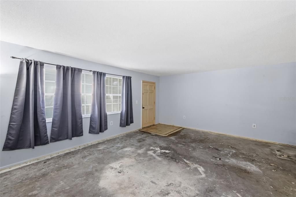 На продажу: $115,000 (1 спален, 1 ванн, 720 Квадратных фут)