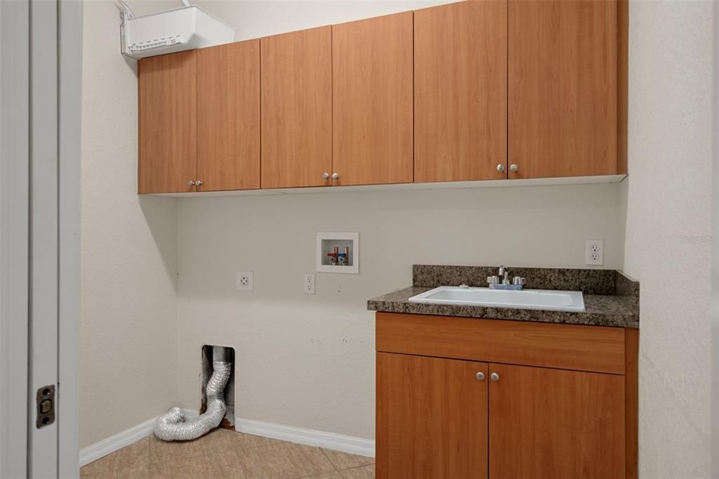 待售: $489,999 (4 贝兹, 2 浴室, 2528 平方英尺)