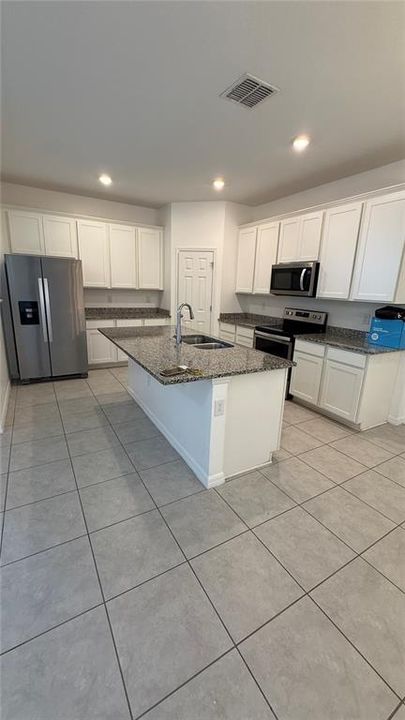 出租: $2,650 (3 贝兹, 2 浴室, 2104 平方英尺)