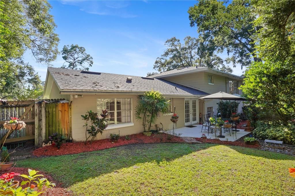 For Sale: $550,000 (4 beds, 3 baths, 2537 Square Feet)