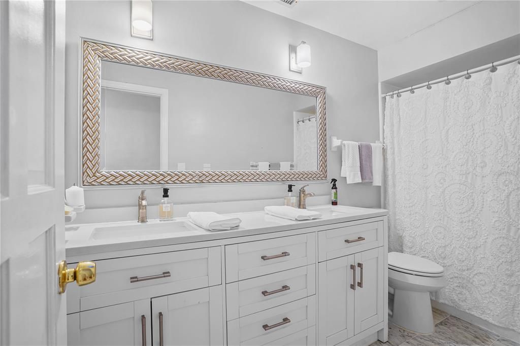 For Sale: $550,000 (4 beds, 3 baths, 2537 Square Feet)