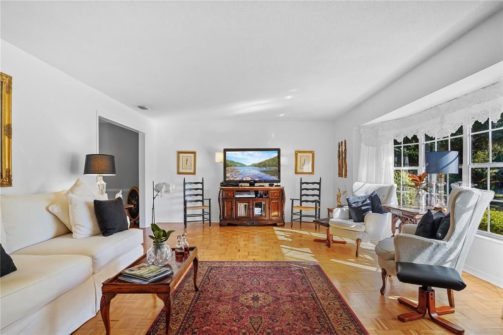 For Sale: $550,000 (4 beds, 3 baths, 2537 Square Feet)