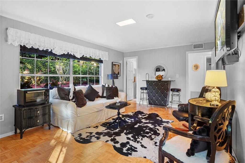 For Sale: $550,000 (4 beds, 3 baths, 2537 Square Feet)