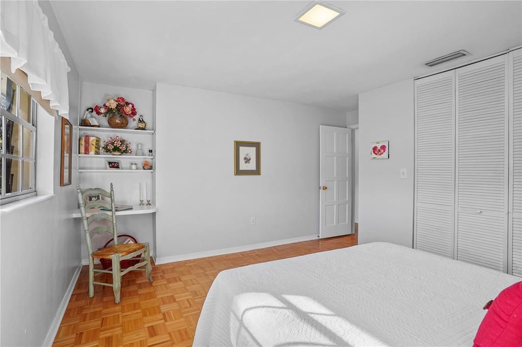 For Sale: $550,000 (4 beds, 3 baths, 2537 Square Feet)