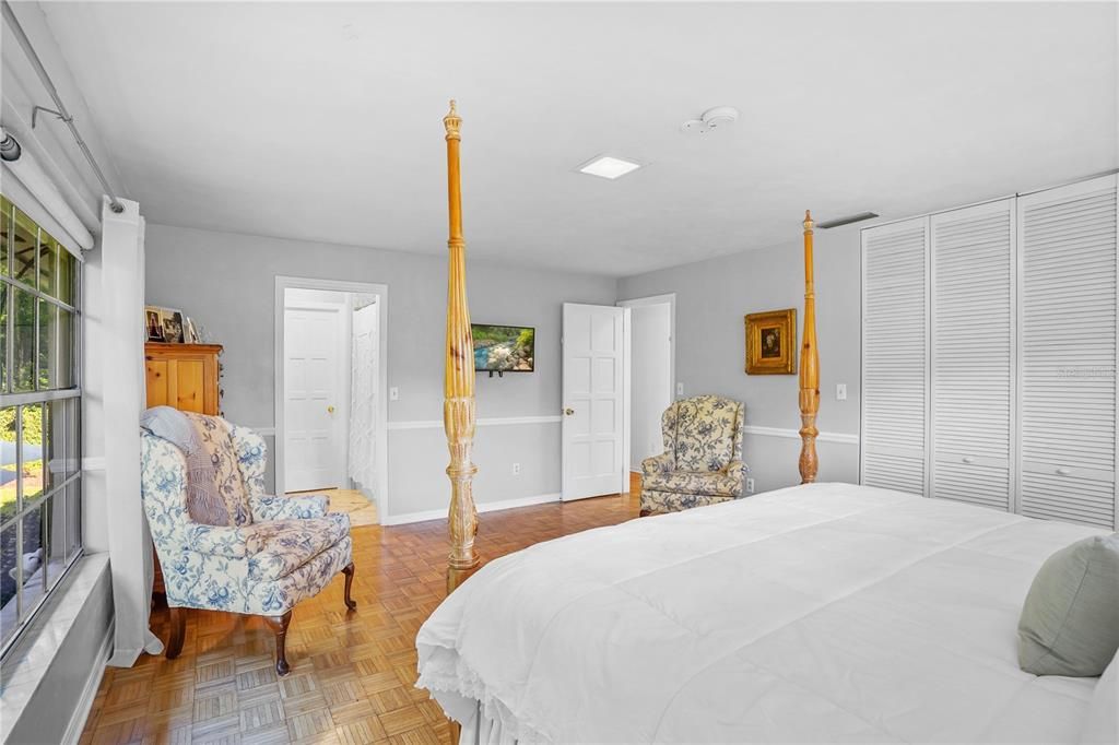 For Sale: $550,000 (4 beds, 3 baths, 2537 Square Feet)