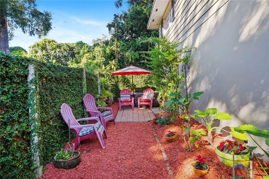 For Sale: $550,000 (4 beds, 3 baths, 2537 Square Feet)