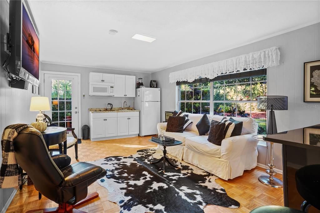 For Sale: $550,000 (4 beds, 3 baths, 2537 Square Feet)